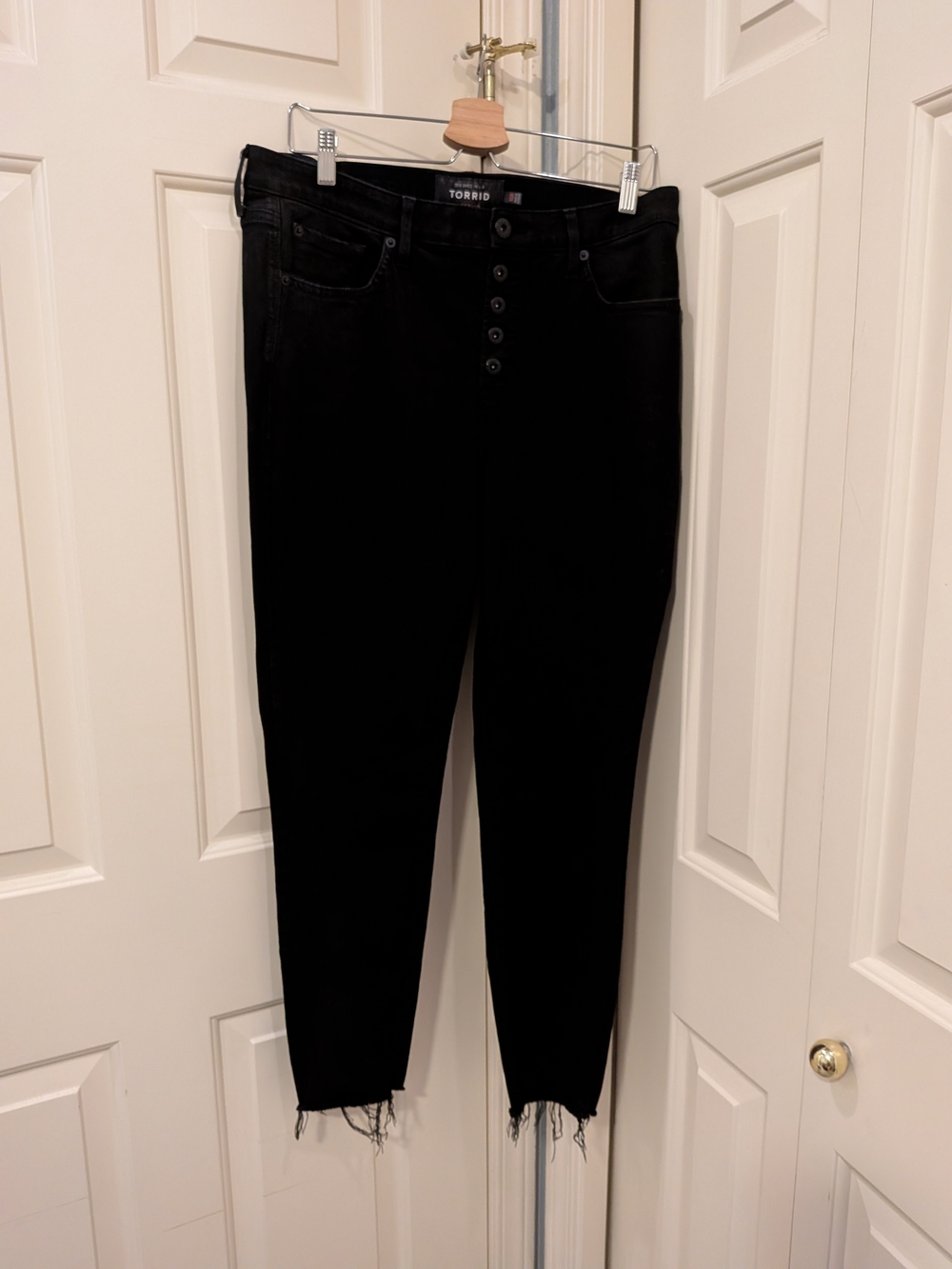Torrid Black 16R Sky High Skinny Jeans
